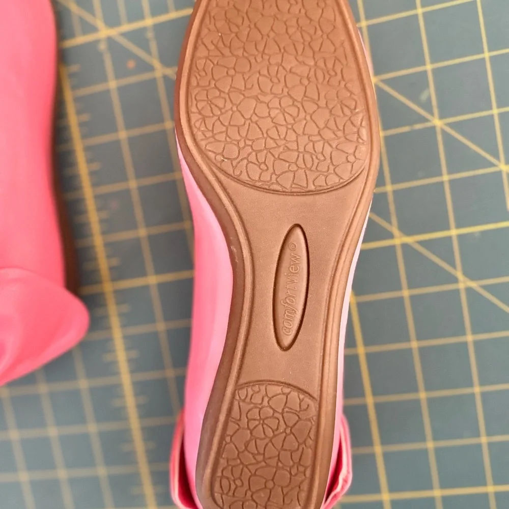 NWOT Comfortview Vibrant Pink Loafers - Picture 4 of 5